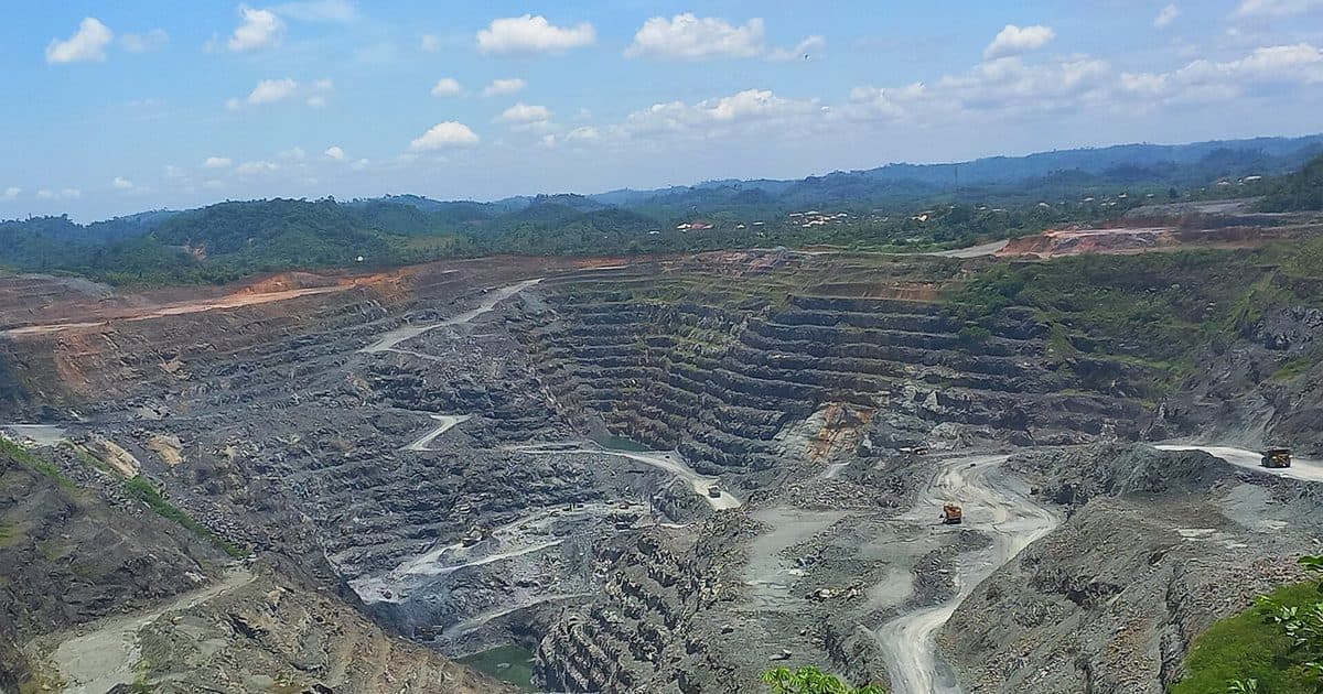 Exploitation de manganèse à ciel ouvert à Nsuta, au Ghana