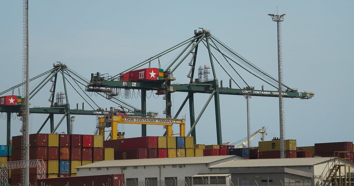 Container handling at the port of Lomé